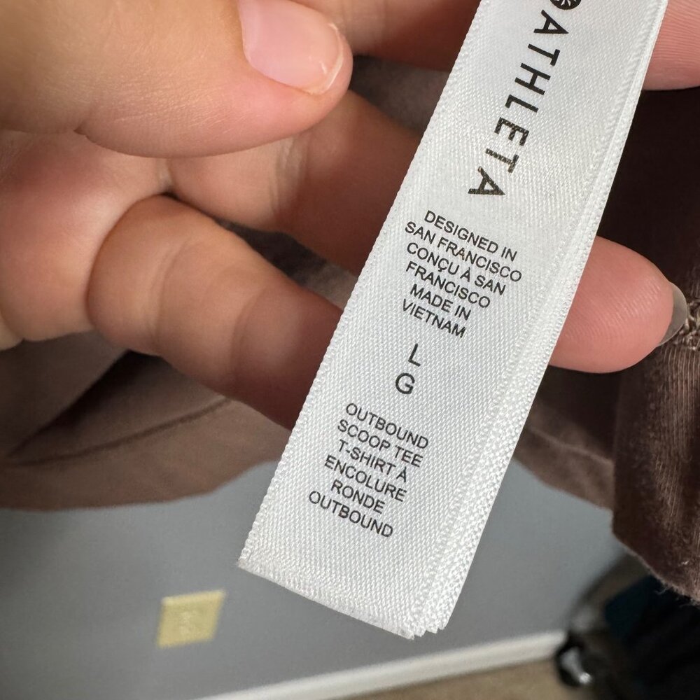 ATHLETA outbound scoop tee in rustic beige size L - Picture 5 of 7